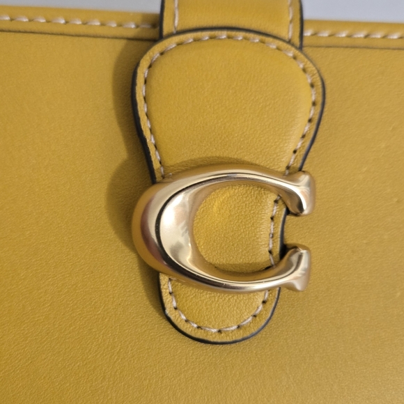 Coach Tabby Smooth Yellow Leather Wallet - Picture 11 of 13